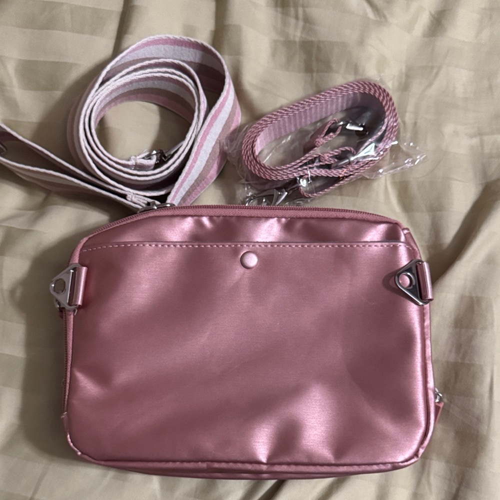 IHKWIP Everyday Essentials crossbody bag in metallic rose gold - Picture 7 of 7